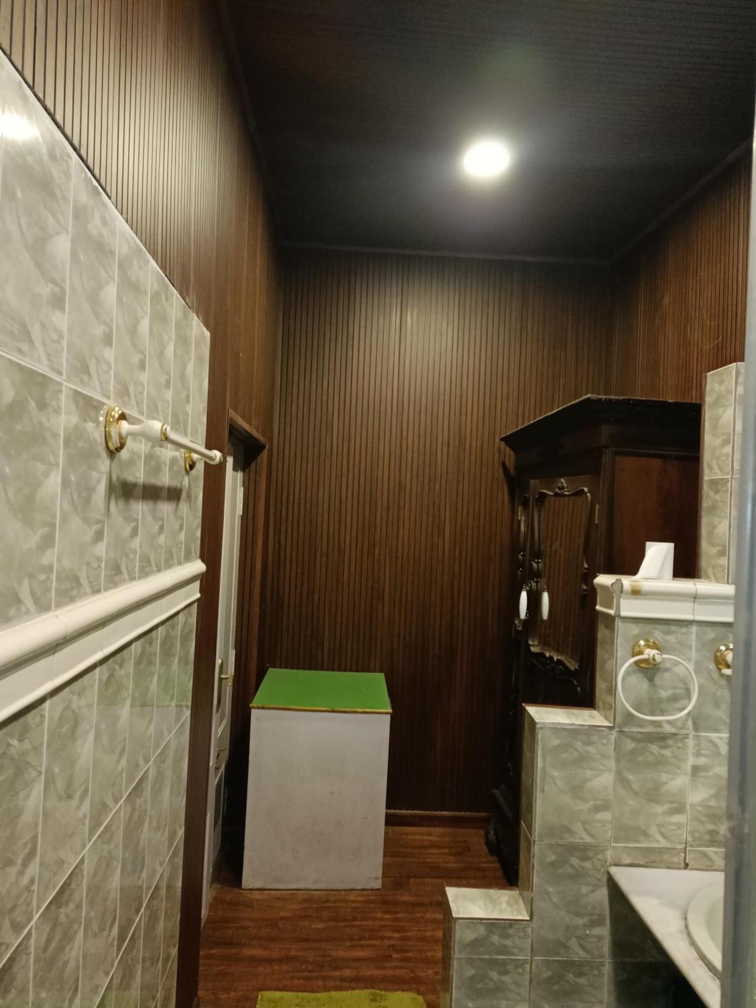 Bed and Breakfast The Red House Уті Екстер'єр фото