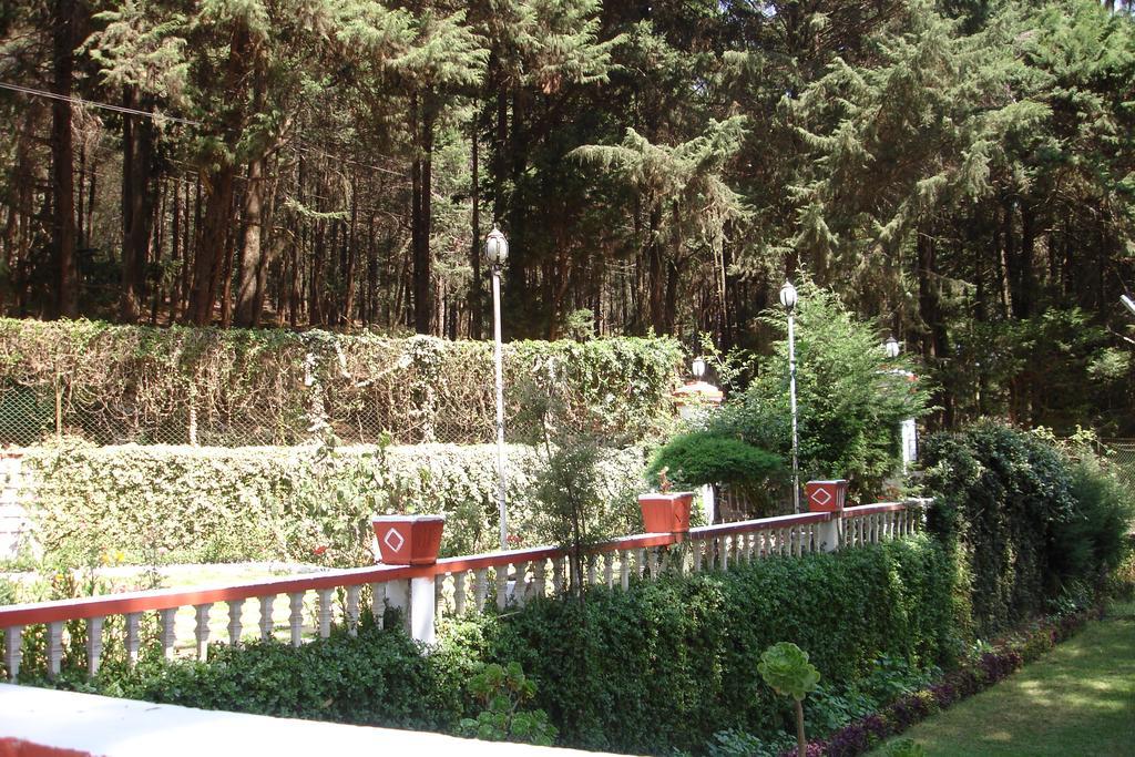 Bed and Breakfast The Red House Уті Екстер'єр фото