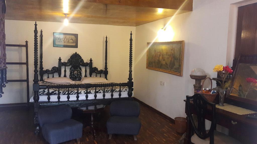 Bed and Breakfast The Red House Уті Екстер'єр фото