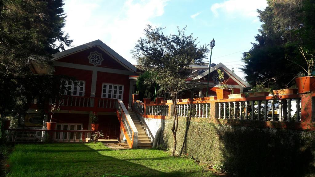 Bed and Breakfast The Red House Уті Екстер'єр фото