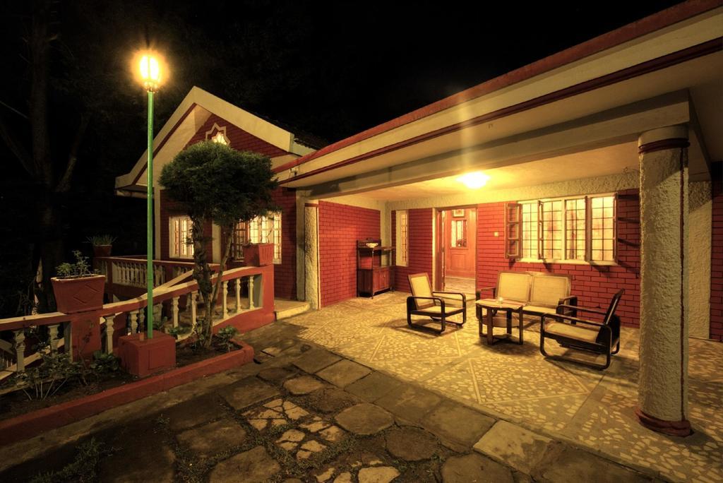 Bed and Breakfast The Red House Уті Екстер'єр фото