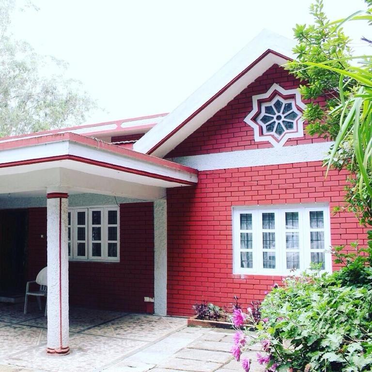 Bed and Breakfast The Red House Уті Екстер'єр фото